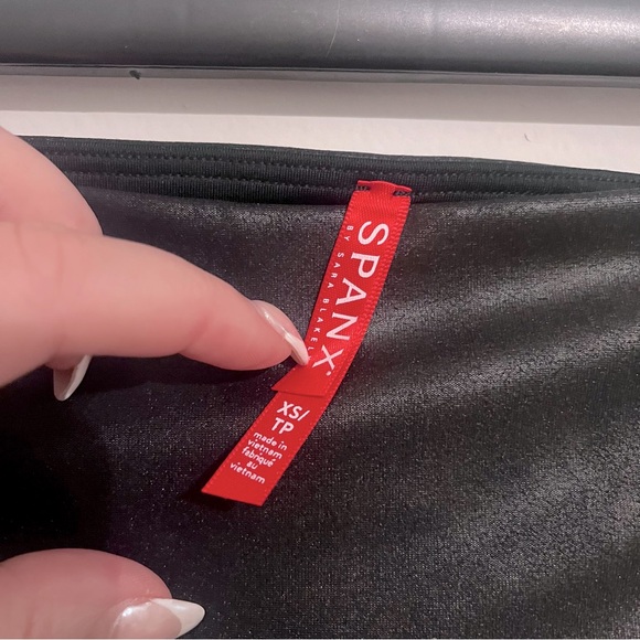 Spanx Faux Leather Leggings - Picture 5 of 6